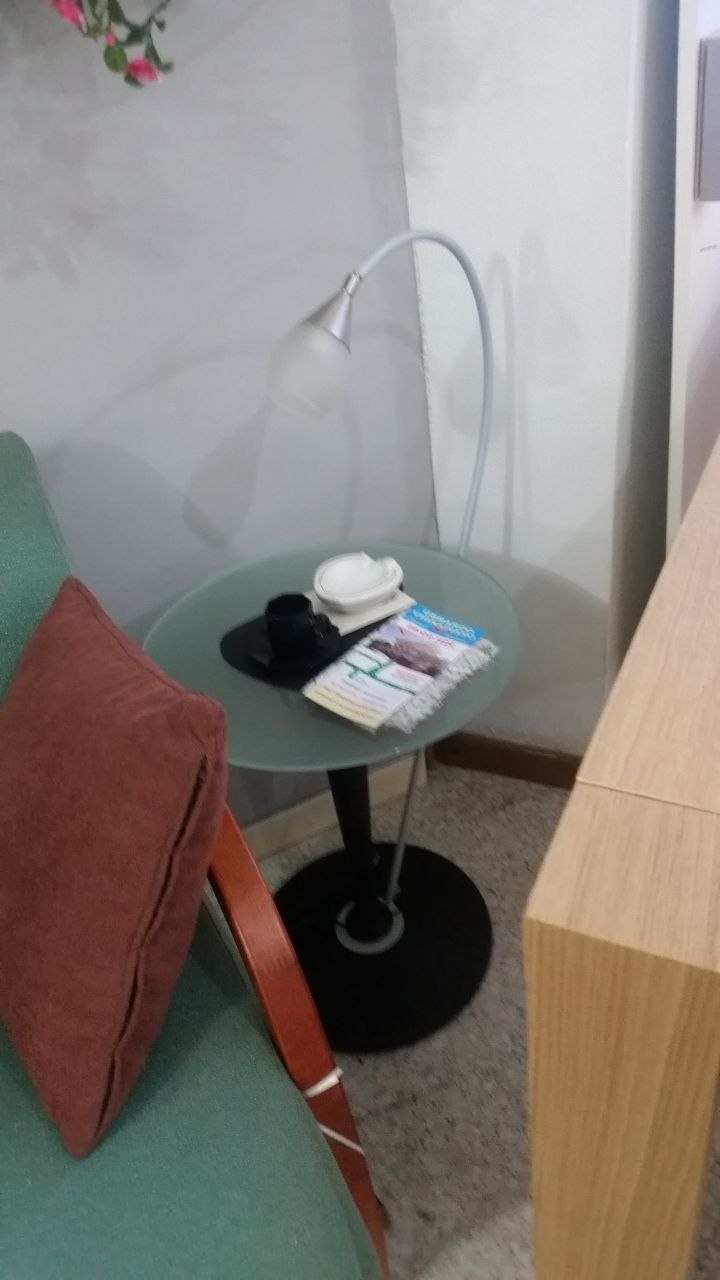 Tavolino con lampada